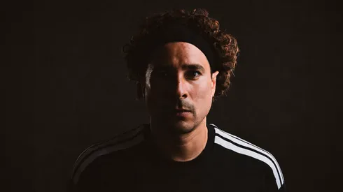 Guillermo Ochoa oficialmente se ha retirado del Fútbol.