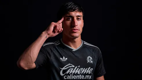 Así luciría Alejandro Zendejas con la nueva camiseta de visita del Club América.