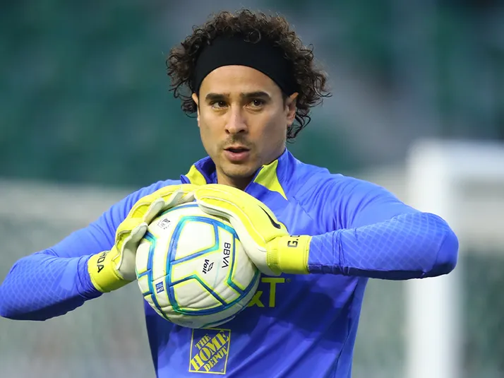 Guillermo Ochoa tendría nueva estafeta en América tras retirarse