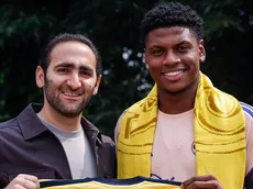 Revelan que Óscar Perea ya tiene visa de trabajo y puede debutar