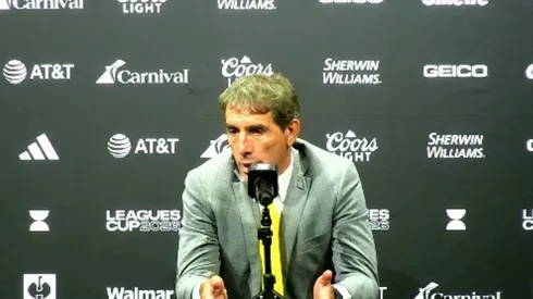 Guillermo Almada en conferencia de prensa