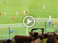 La toma que no se vio en TV del gol de Raúl Jiménez y el épico festejo desde la grada