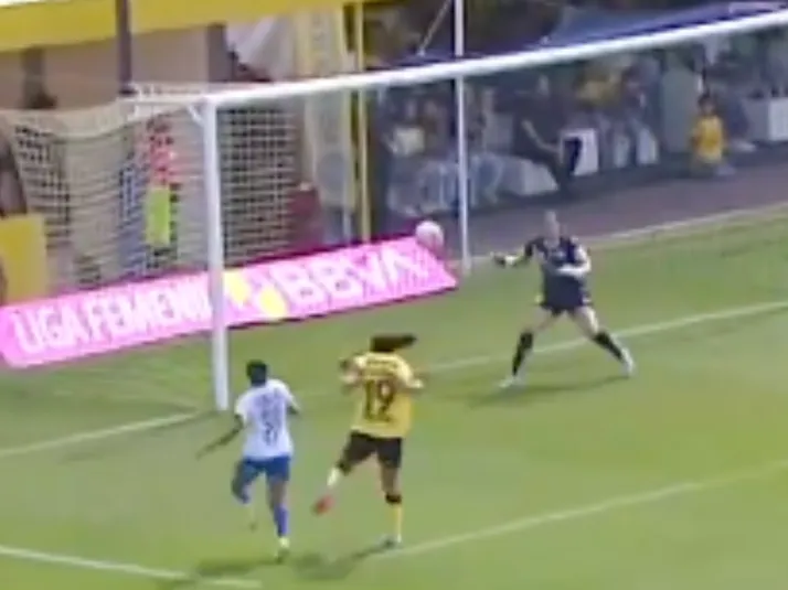 Así fue el gol de Montserrat Saldívar para empatar el marcador ante Puebla
