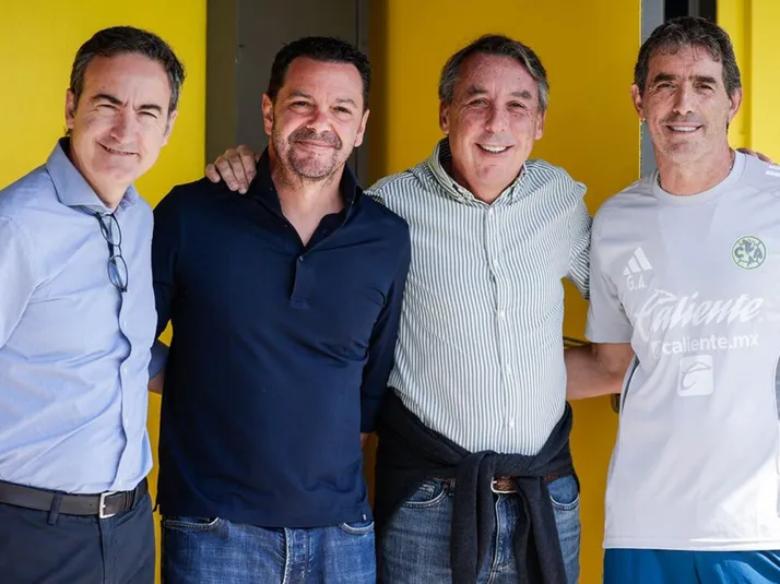 Revelan al encargado de que América cerrara el fichaje de Carlos Álvarez