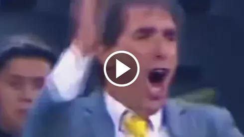 Guillermo Almada explotó ante los errores de su plantel.