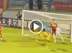 Julián Quiñones marca nuevo golazo aéreo en Arabia Saudita