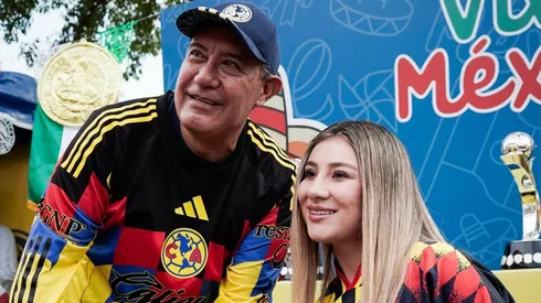 ¡Regresó y la afición convivió con ella!