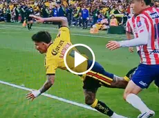 Revelan si la falta de Chivas ante Brian Rodríguez era o no penal