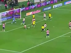 Rozó la gloria: El golazo que se le escapó a Carlos Álvarez en su debut soñado con América