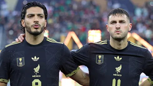 Raúl Jiménez dio un sabio consejo a Giménez para que vuelva a marcar goles