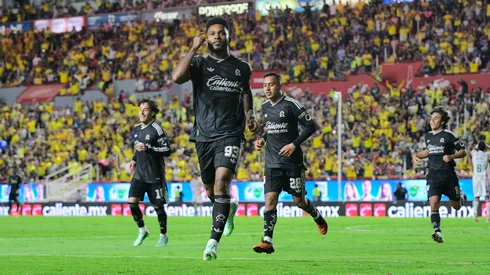 Miguel Borja celebra su gol en la victoria del Club América por 4-1 ante Necaxa.