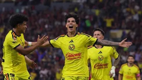 Kevin Álvarez celebra uno de los goles del Club América ante Atlas en la fecha 13 del Torneo Apertura 2026.