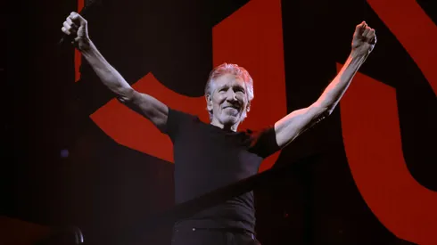 El músico de 79 años se presentó en la capital alemana, donde usó un uniforme aparentemente nazi