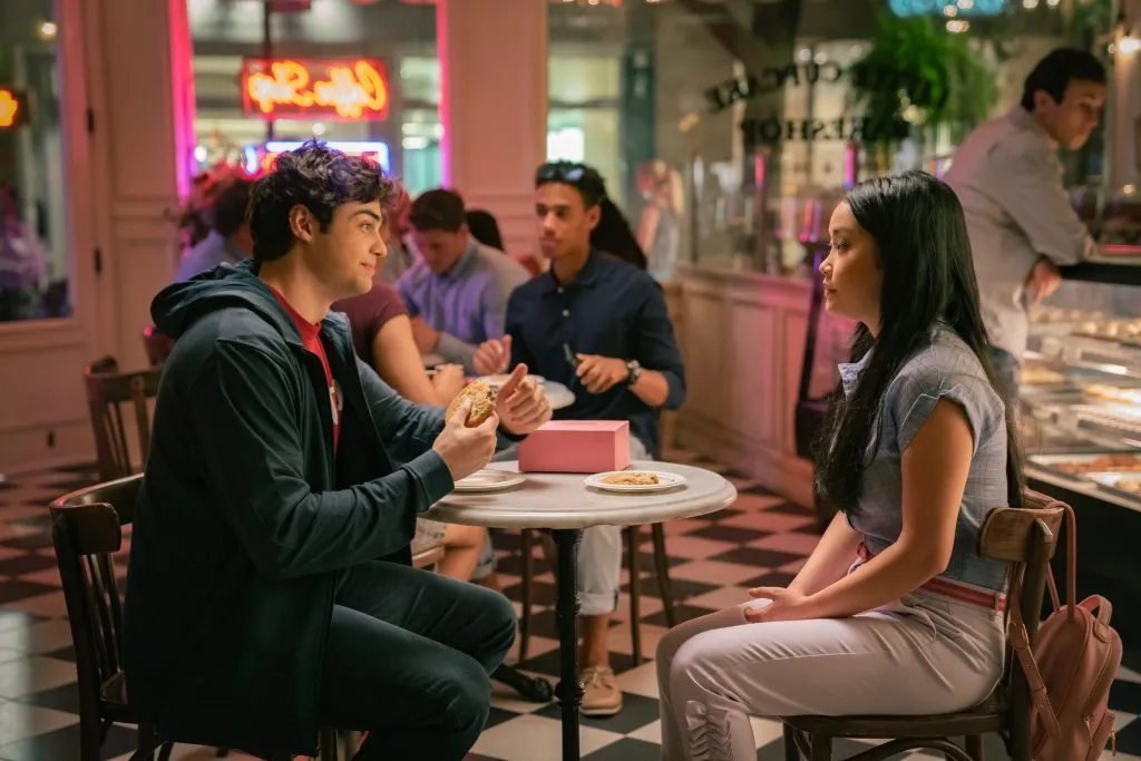 Lara Jean y Peter Kavinsky. Foto: (Netflix)