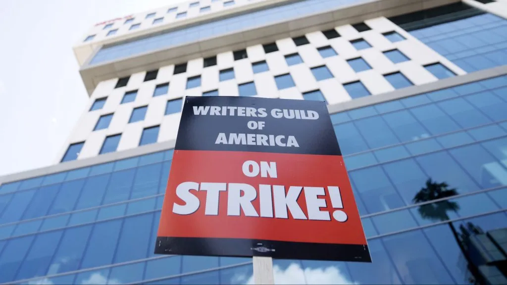 La huelga de guionistas empezó en mayo. (Getty)