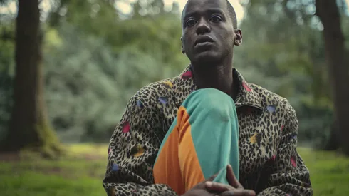 Ncuti Gatwa interpreta a Eric en Sex Education.