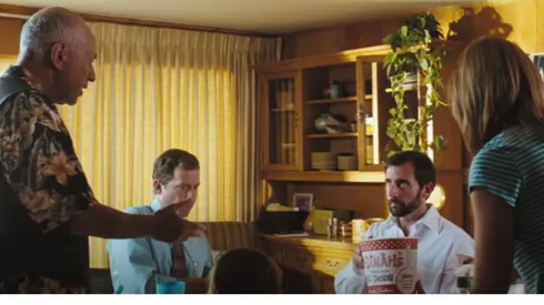 La película nos muestra una de las mejores interpretaciones de Alan Arkin.