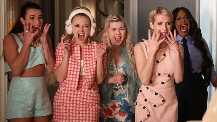 Emma Roberts y Lea Michele protagonizaron Scream Queens.