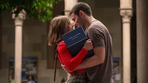 Clara Galle y Julio Peña protagonizan A través del mar.