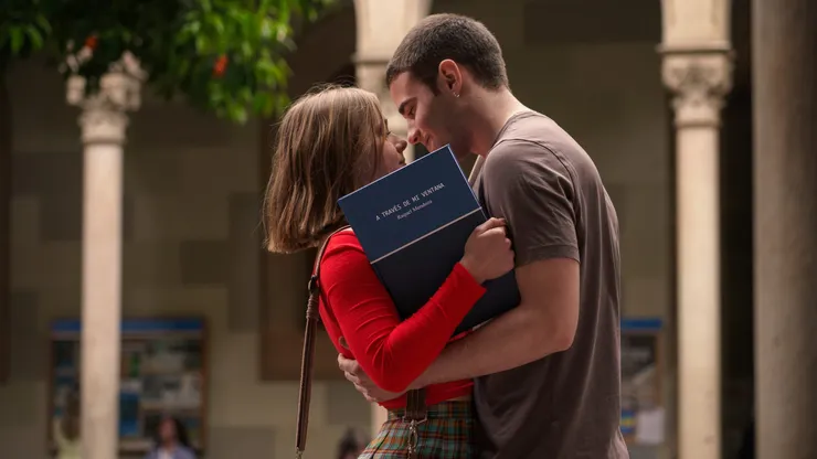 Clara Galle y Julio Peña protagonizan A través del mar.