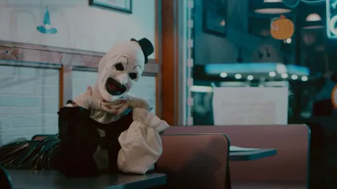 La cinta Terrifier ya se encuentra disponible en streaming para ver sin interrupciones.