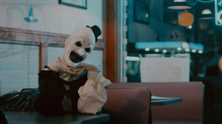 La cinta Terrifier ya se encuentra disponible en streaming para ver sin interrupciones.