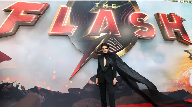 Sasha Calle, actriz que interpreta a Supergirl.
