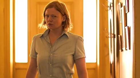 Una figura de Succession protagoniza Run Rabbit Run.