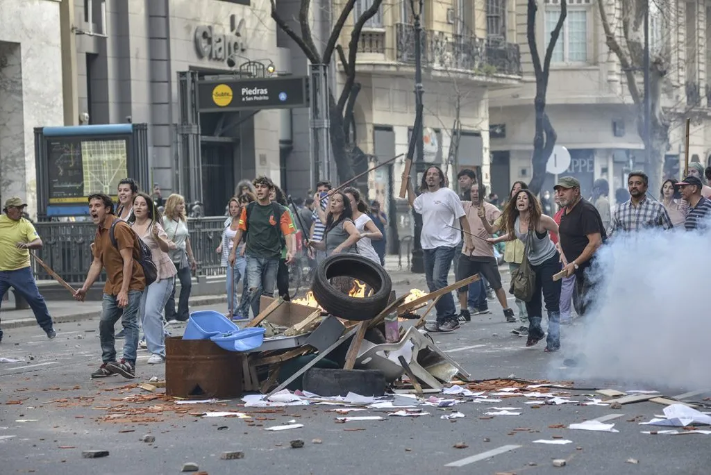 Diciembre 2001 (Star+).