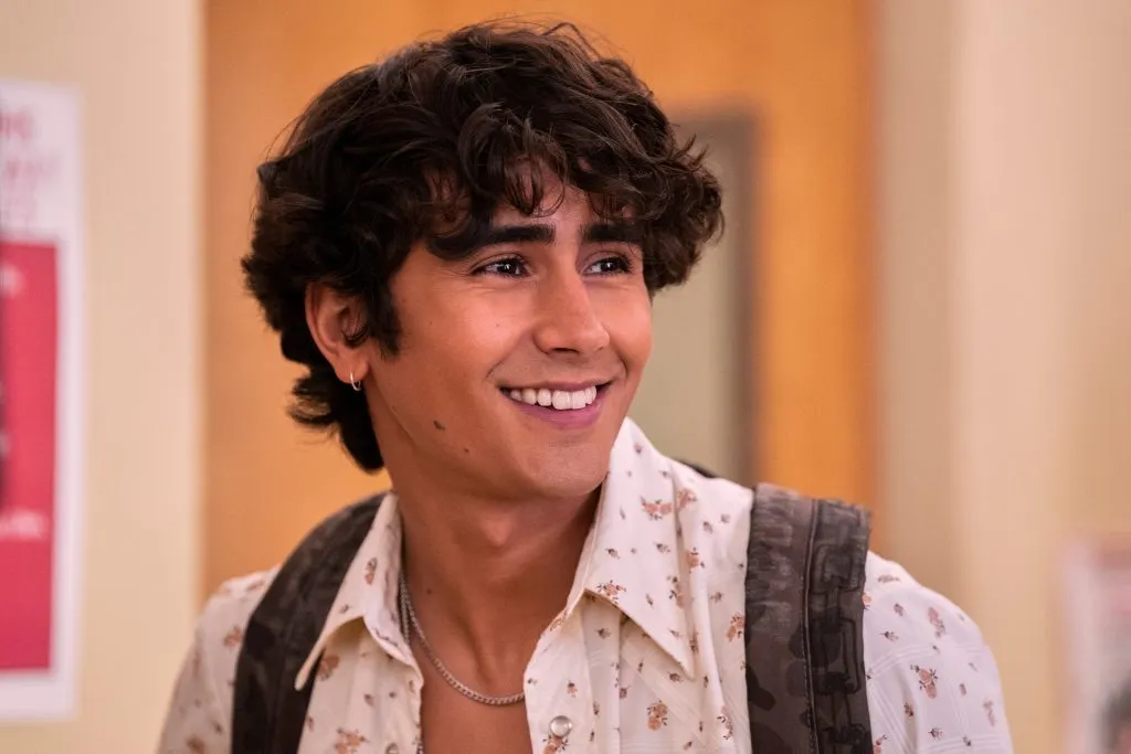 Michael Cimino es Ethan (Netflix).