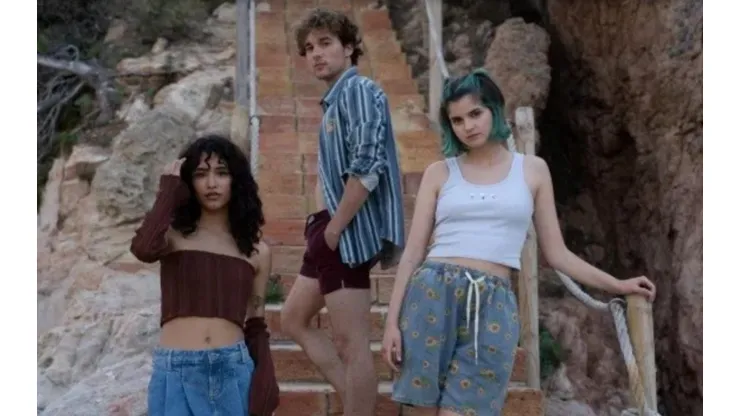 Reparto de ‘A través del mar’ de Netflix