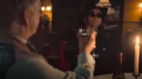 Azirafel y Crowley han regresado, para poner de cabeza al mundo una vez más.