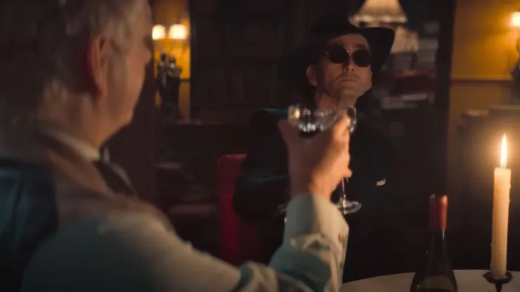 Azirafel y Crowley han regresado, para poner de cabeza al mundo una vez más.