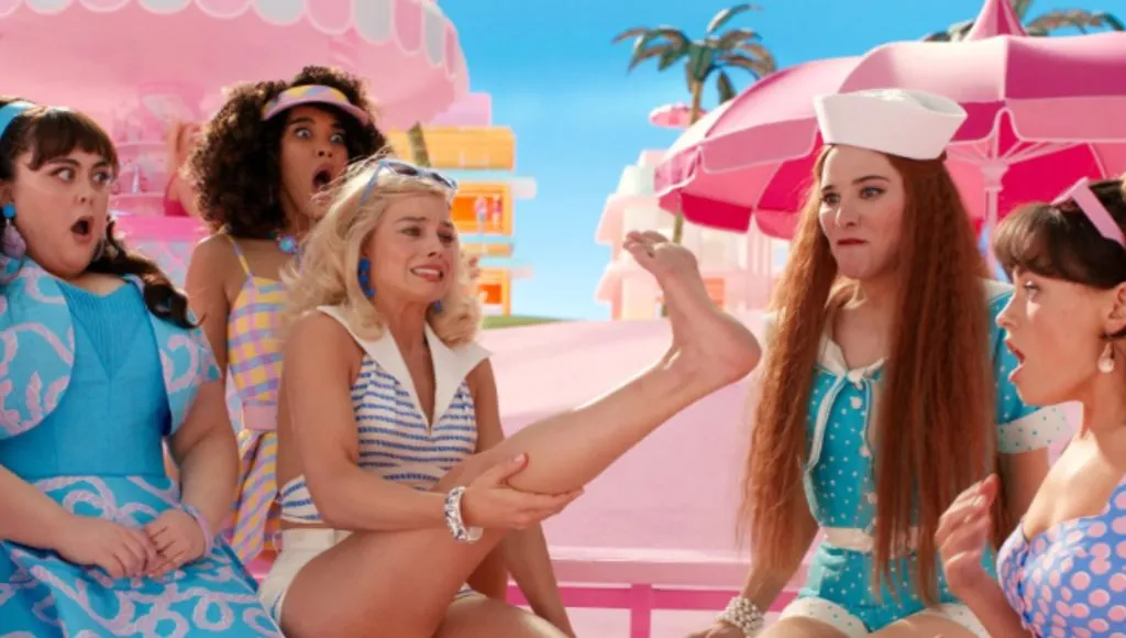 Hari Nef en la película ‘Barbie’ (Warner Bros.)