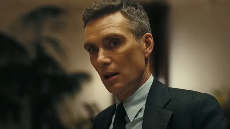 Cillian Murphy interpreta a Oppenheimer en la ficción.