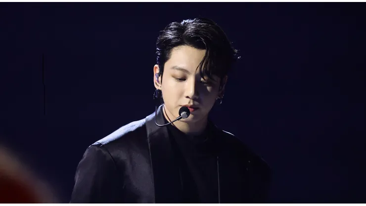 Jungkook lanzó "Seven" y es un éxito.