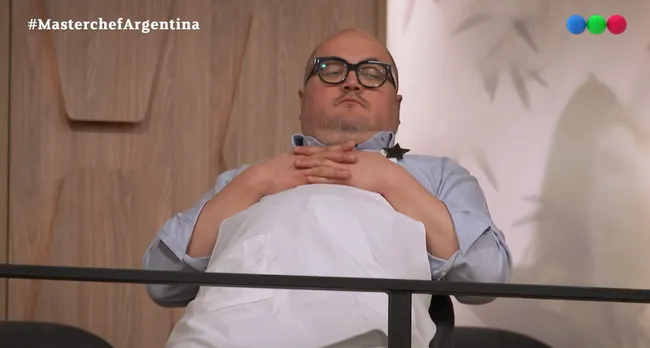 Rodolfo vivió la gala de eliminación como un rey, desde el balcón.