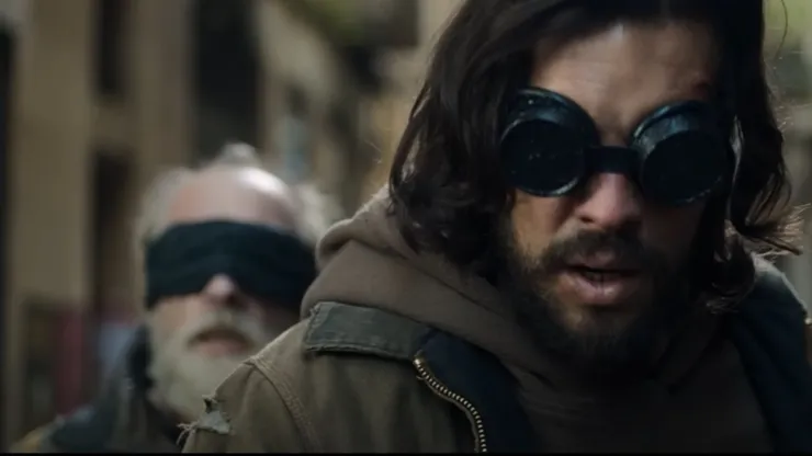 La película de terror del momento muestra a la humanidad tratando de esconderse de espeluznantes criaturas.