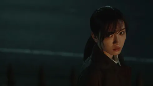 Esta serie nos envuelve en un misterio que es difícil de resolver.