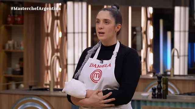 Daniela se quemó la mano en MasterChef Argentina 2023.