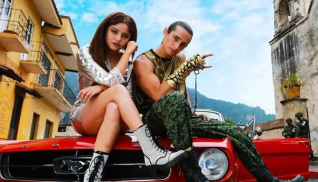 Karol Sevilla y Emilio Osorio (Portada de Coro de amor)