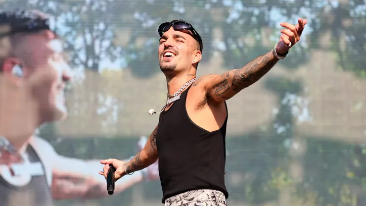 PHILADELPHIA, PENNSYLVANIA - SEPTEMBER 04: Rels B performs onstage during 2022 Made In America at Benjamin Franklin Parkway on September 04, 2022 in Philadelphia, Pennsylvania. (Photo by Theo Wargo/Getty Images for Roc Nation)