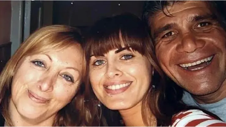 Silvina Luna junto a sus padres.