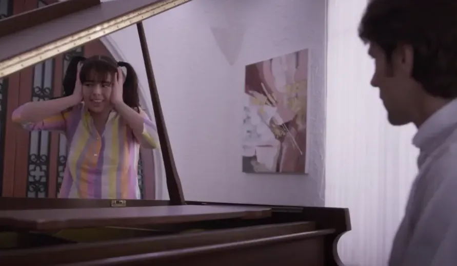 La actriz Renata Bondon es quien da vida al personaje de Yutzil en Ellas soy yo. Imagen: ViX.