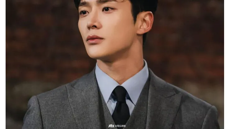RoWoon como Shin Yu en el k-drama 'Un amor predestinado' de Netflix.