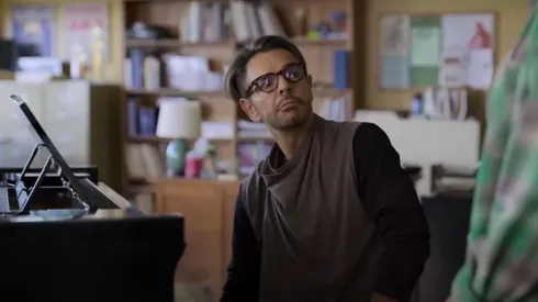 Eugenio Derbez incluso aprendió a tocar el piano para esta película.