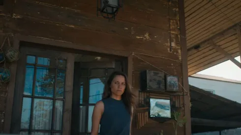 Dianna Agron pasó de cantar en Glee a cuidar al mesías en El Elegido.