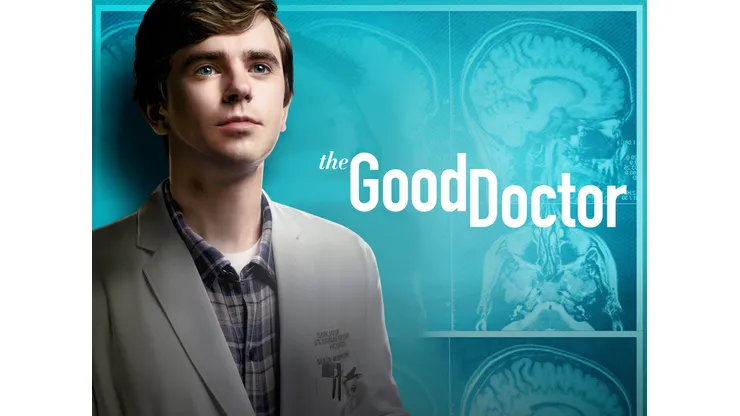 Freddie Highmore es de los pocos que se sigue salvando en el elenco.