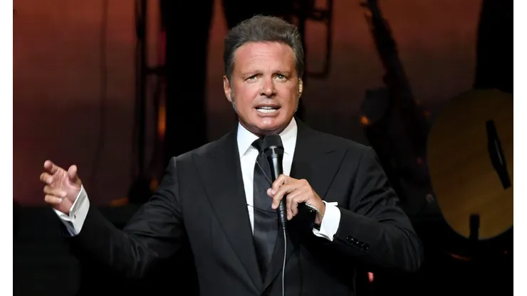 Luis Miguel es hospitalizado