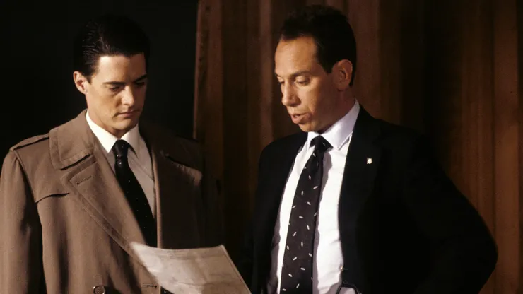 TWIN PEAKS - Episode 1.3 - Airdate: April 19, 1990. (Photo by ABC Photo Archives/ABC via Getty Images) KYLE MACLACHLAN;MIGUEL FERRER
